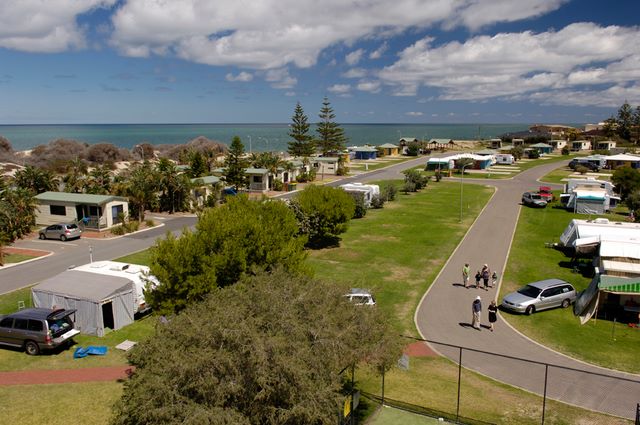 BIG4 Adelaide Shores Caravan Resort - West Beach: Cottages and powered sites near the sea.