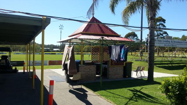 Advocate Park at Geoff King Oval - Coffs Harbour: Small camp kitchen and BBQ area