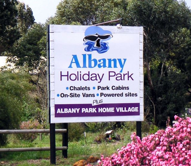 Albany Holiday Park - Albany: Albany Holiday Park welcome sign
