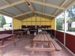Albury All Seasons Tourist Park - Albury: Good camp kitchen
