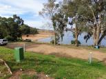 Lake Hume Tourist Park - Albury: water side powered sites