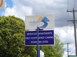 Albury Motor Village - Albury: Sign to park