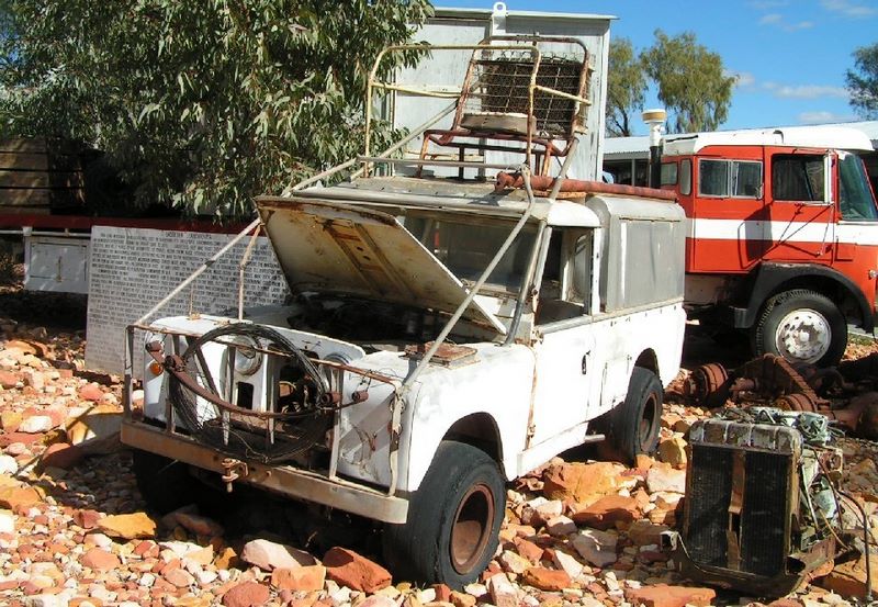 Alice Springs Northern Territory - Alice Springs: Lasseters Land Rover at Transport Hall of Fame in Alice Springs