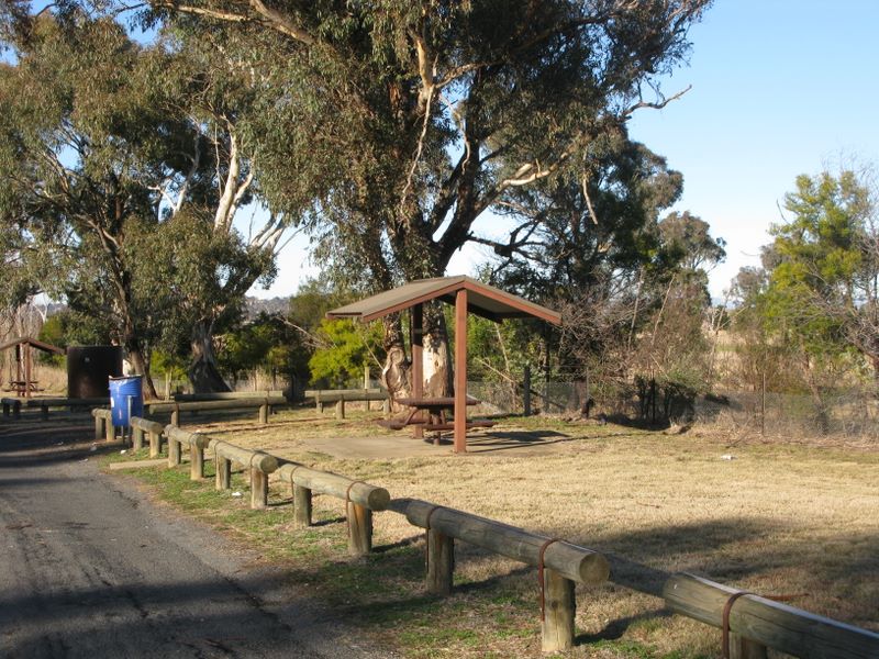 Jeir Creek Rest Area - Amaroo: Picnic tables in rest area but no amenities