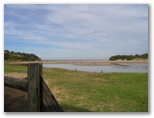 Anglesea Beachfront Family Park - Anglesea: The park is beside the Anglesea River