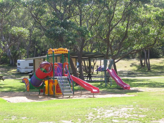 Middle Rock Holiday Resort - Anna Bay: Playground for children