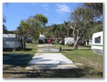 One Mile Beach Holiday Park - Anna Bay: Powered sites for caravans