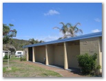 One Mile Beach Holiday Park - Anna Bay: Amenities block and laundry