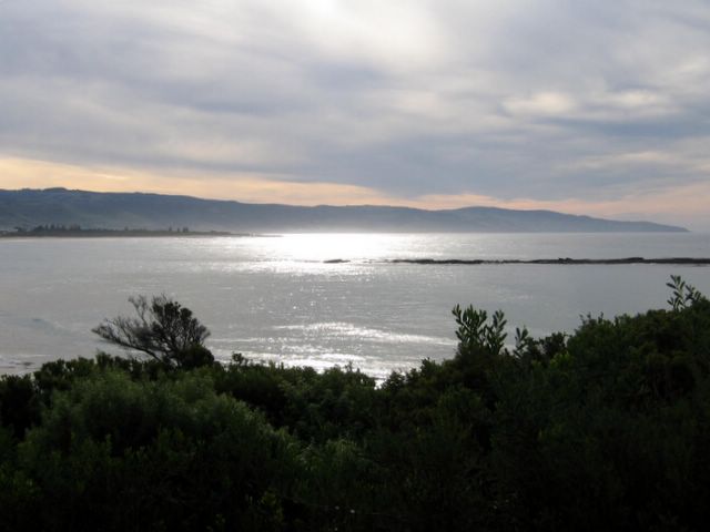 Marengo Holiday Park - Apollo Bay: Morning sunshine on Apollo Bay