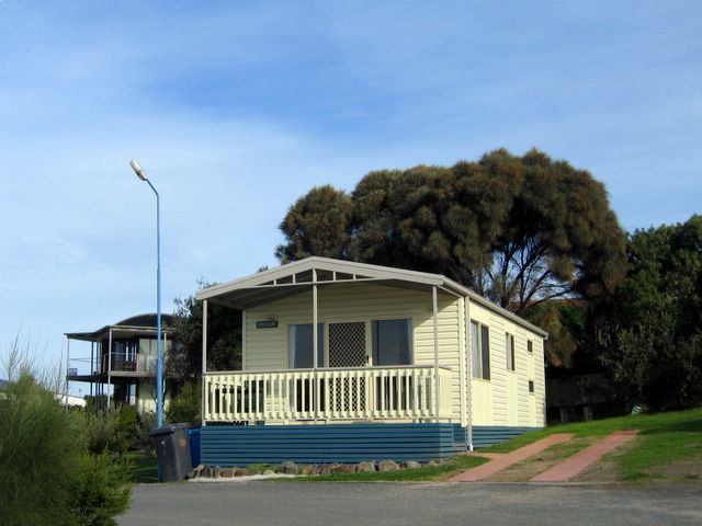 Marengo Holiday Park - Apollo Bay: Cottage accommodation ideal for families, couples and singles