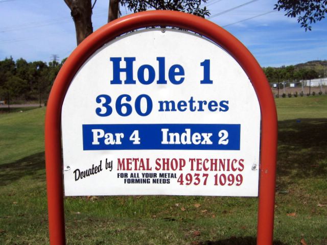 Waratah Golf Course - Argenton: Hole 1 - Par 4, 360 metres