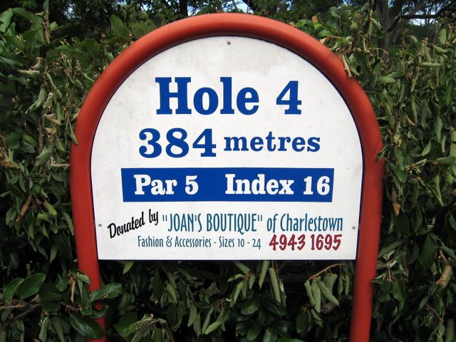 Waratah Golf Course - Argenton: Hole 4 - Par 5, 384 metres