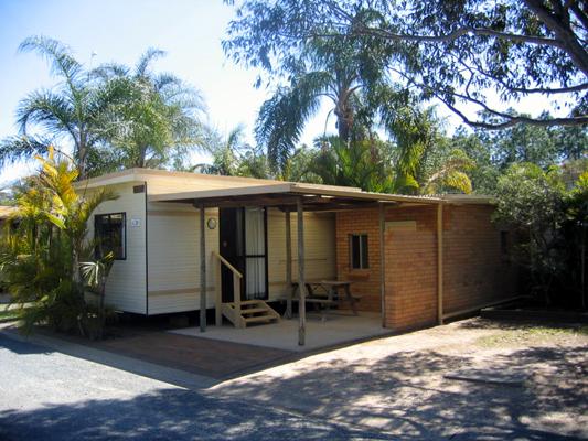 The Lorikeet Tourist Park - Arrawarra: Cottage accommodation, ideal for families, couples and singles