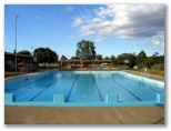 Ashford Caravan Park - Ashford: The Ashford Swimming Pool is right next to the caravan park
