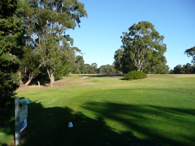 Bairnsdale Golf Course - Bairnsdale: Fairway view Hole 10
