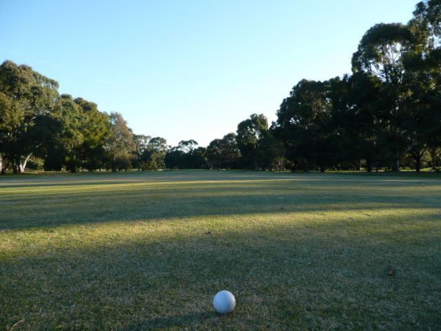 Bairnsdale Golf Course - Bairnsdale: Approach to the Green on Hole 16