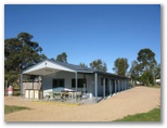 Bairnsdale Holiday Park - Bairnsdale: New Amenities block and laundry