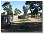 Bairnsdale Holiday Park - Bairnsdale: Putt putt golf