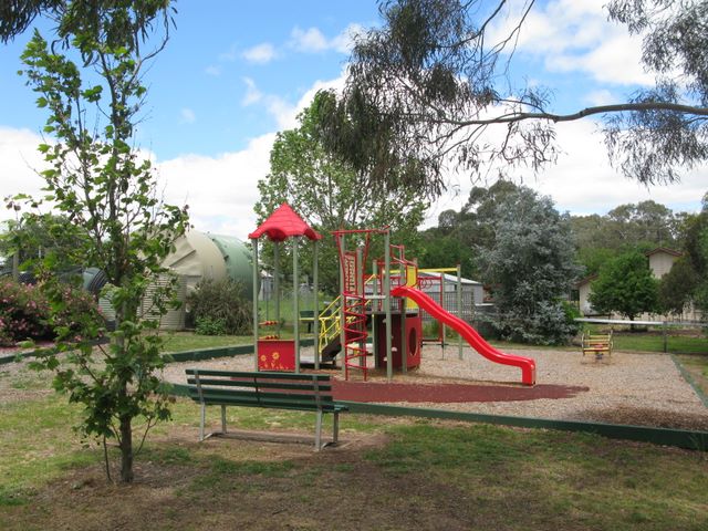 Balmoral Caravan Park - Balmoral: Playground for children in park opposite the Caravan Park