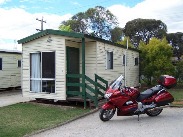 Balranald Caravan Park - Balranald: October 2011 - Great location for an overnight stop. Very clean and comfortable cabins.