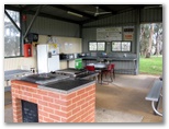 Barham Caravan & Tourist Park - Barham: Interior of camp kitchen