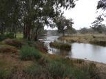 Loddon House Holiday Park - Baringhup: Loddon River below the Weir