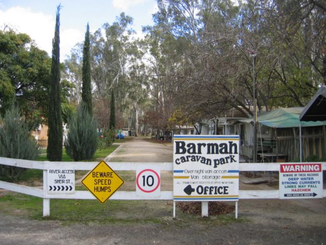 Barmah Caravan Park - Barmah: Barmah Caravan Park welcome sign