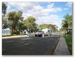 Discovery Holiday Parks - Lake Bonney: Secure entrance and exit 