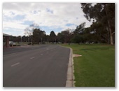 Barossa Valley Tourist Park by Russell Barter - Barossa Valley Nuriootpa: Plenty of room for parking at check in