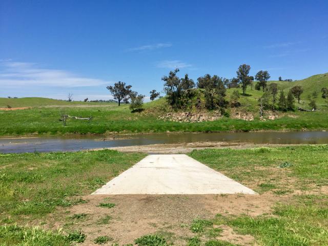 Glenriddle Reserve - Woodsreef:  Boat ramp down to the Manila river. 