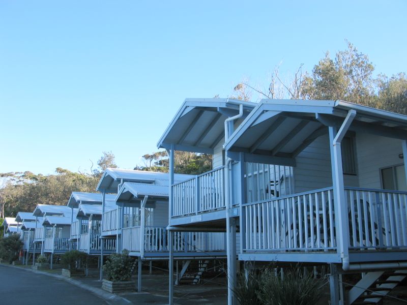 Blue Lagoon Beach Resort - Bateau Bay: Cottage accommodation, ideal for families, couples and singles.  Note the undercover car port.