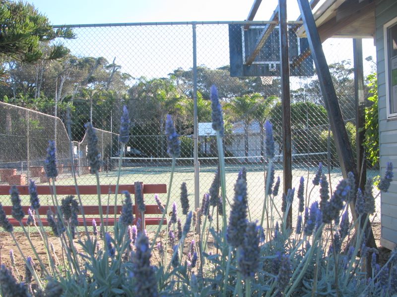 Blue Lagoon Beach Resort - Bateau Bay: Tennis courts