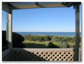Blue Lagoon Beach Resort - Bateau Bay: Ocean view from cottage verandah