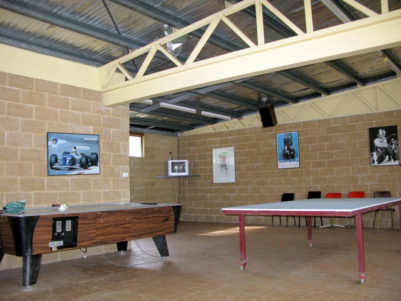 Batemans Bay North Tourist Park - Batemans Bay North: Interior of Games Room