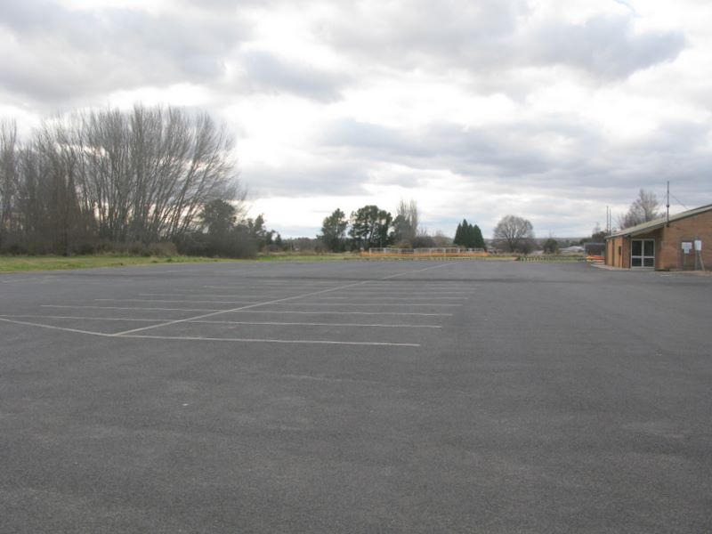 Lions Club Berry Park - Bathurst: Wide open spaces for parking adjacent to the Hockey Complex