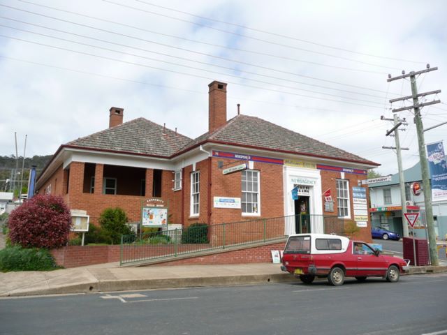 Batlow Caravan Park - Batlow: The old post office is now a newsagency.  Probably serves as a post office as well.