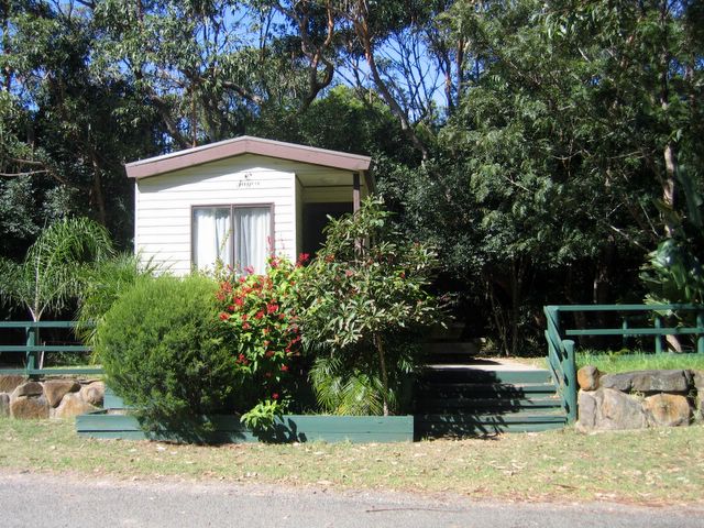 Racecourse Beach Tourist Park - Bawley Point: Cottage accommodation ideal for families, couples and singles