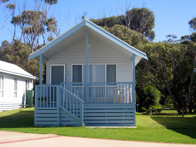 Racecourse Beach Tourist Park - Bawley Point: The cottages are neat and stylish