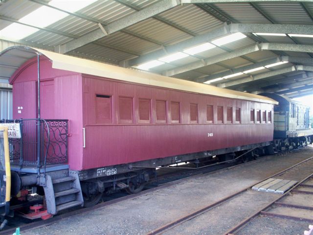 Bells N Whistles Accommodation Park - Bell: Historic rail carriage