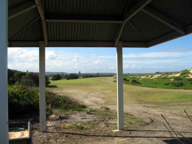 Belmont Golf Course - Belmont: Rest area near Hole 8