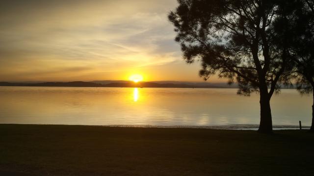 Belmont Pines Lakeside Holiday Park - Belmont: lovely sunset
