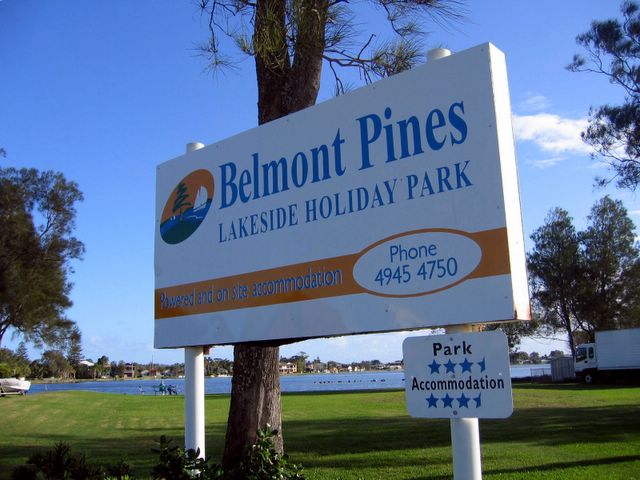 Belmont Pines Lakeside Holiday Park - Belmont: Belmont Pines Lakeside Holiday Park welcome sign