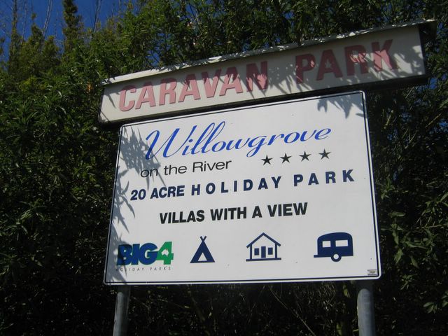Boyne River Tourist Park - Benaraby: Willowgrove on the river Caravan Park welcome sign