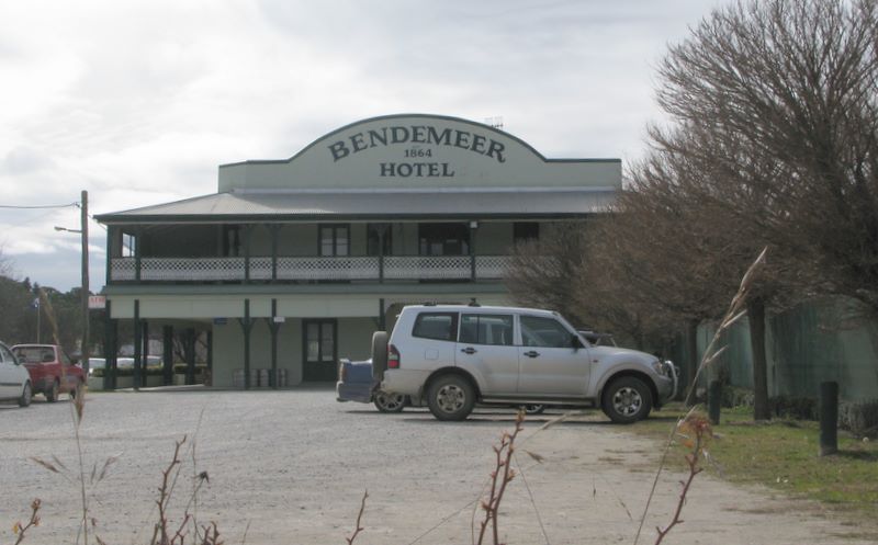 Bendemeer - Caroline Street - Bendemeer: The Bendemeer Hotel is just a short walk down the road