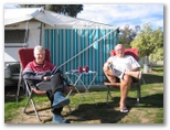 BIG4 Bendigo Ascot Holiday Park - Bendigo: Happy campers enjoying the morning sun