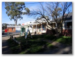 Robinley Caravan Park - Bendigo Maiden Gully: Local mixed business and post office adjacent to park