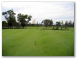 Beresfield Golf Course - Beresfield: Green on Hole 3