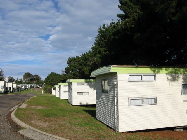 Zane Grey Tourist Park - Bermagui: Cottage accommodation, ideal for families, couples and singles