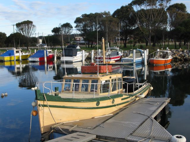 Zane Grey Tourist Park - Bermagui: Delightful little wooden boat in marina
