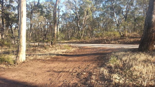 Skinners Flat Reservoir - Berrimal: Gravel roads through the area.  These may prove problematic after heavy rain or storms.